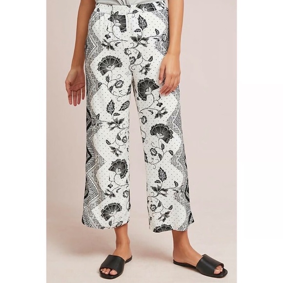 Anthropologie Pants - Anthropologie Glencairn Cropped Wide Leg Pant Sz M